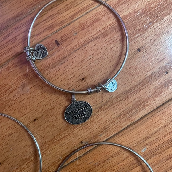 bracelets - Picture 3 of 4